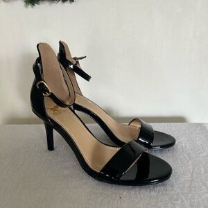 SHIEKH High Heel Shiny Black Gold Accent Buckle Size 6